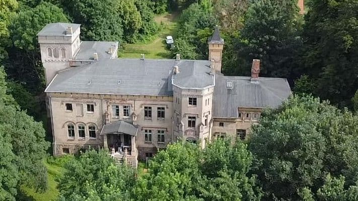 Gutshaus vom Garten aus