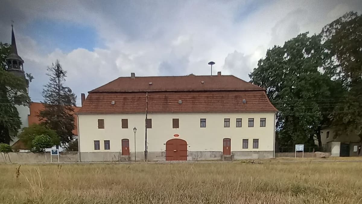 Budenhaus von der Elbwiese aus