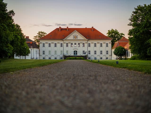 Schloss und Park Hohenzieritz
