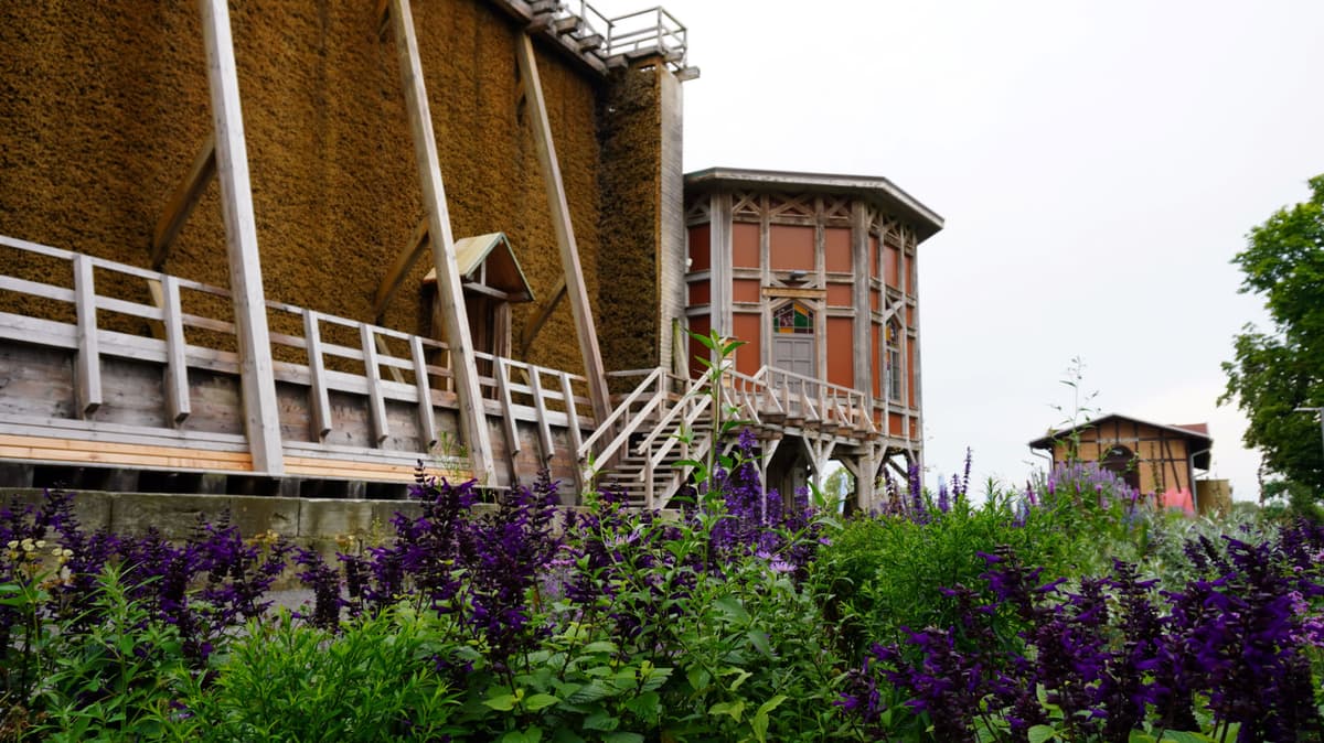 Kaltinhalierhalle mit Gradierwerk