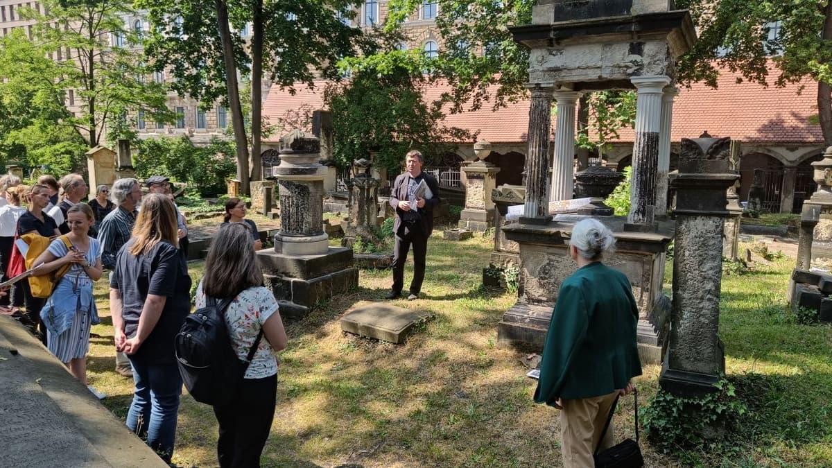 Führung auf dem Eliasfriedhof
