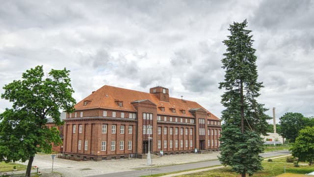 Verwaltungsgebäude mit Waschkaue (Brikettfabrik Erika)