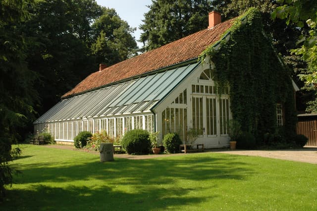 Orangerie in Hasses Park und Landhaus Hasse