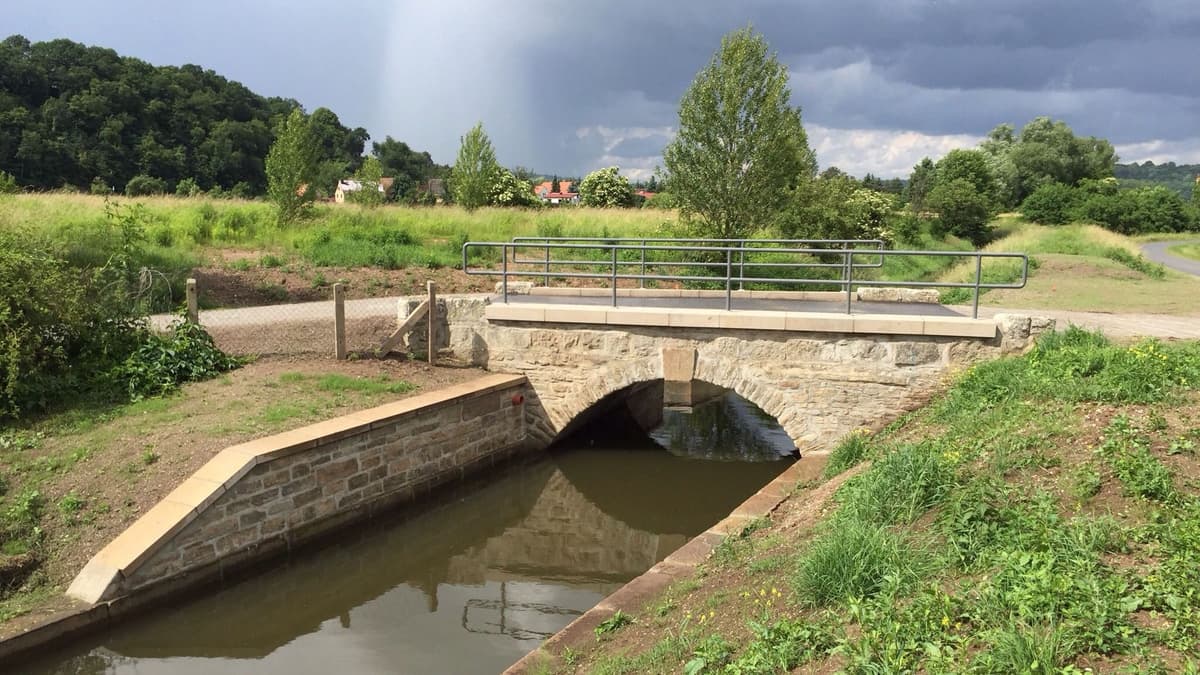 Brücke Nr. 1 am Beginn des Elsterflossgrabens bei Crossen an der Elster