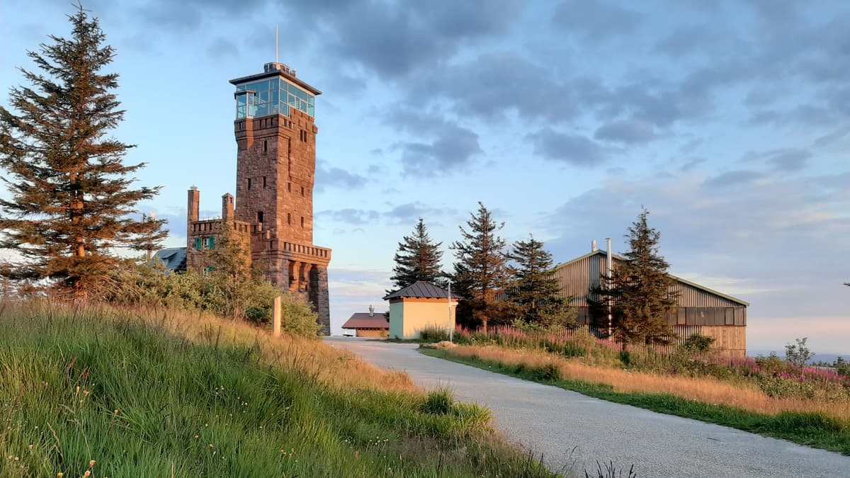 Hornisgrinde-Aussichtsturm beim Kommandobunker