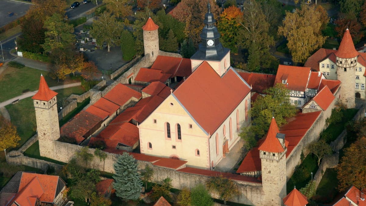 Luftaufnahme Kirchenburg Ostheim v. d. Rhön