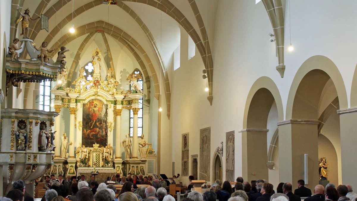 Historische Klosterkirche St. Peter und Paul in Groß AmmenslebnGroß Amnmensleben – Blick zum Altar