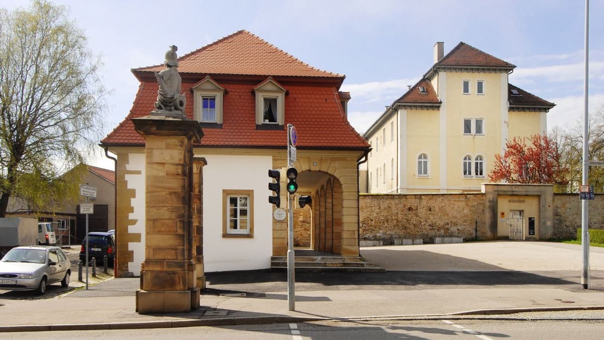 Schorndorfer Torhaus mit der Ausstellung "Die Ermittler von Ludwigsburg"