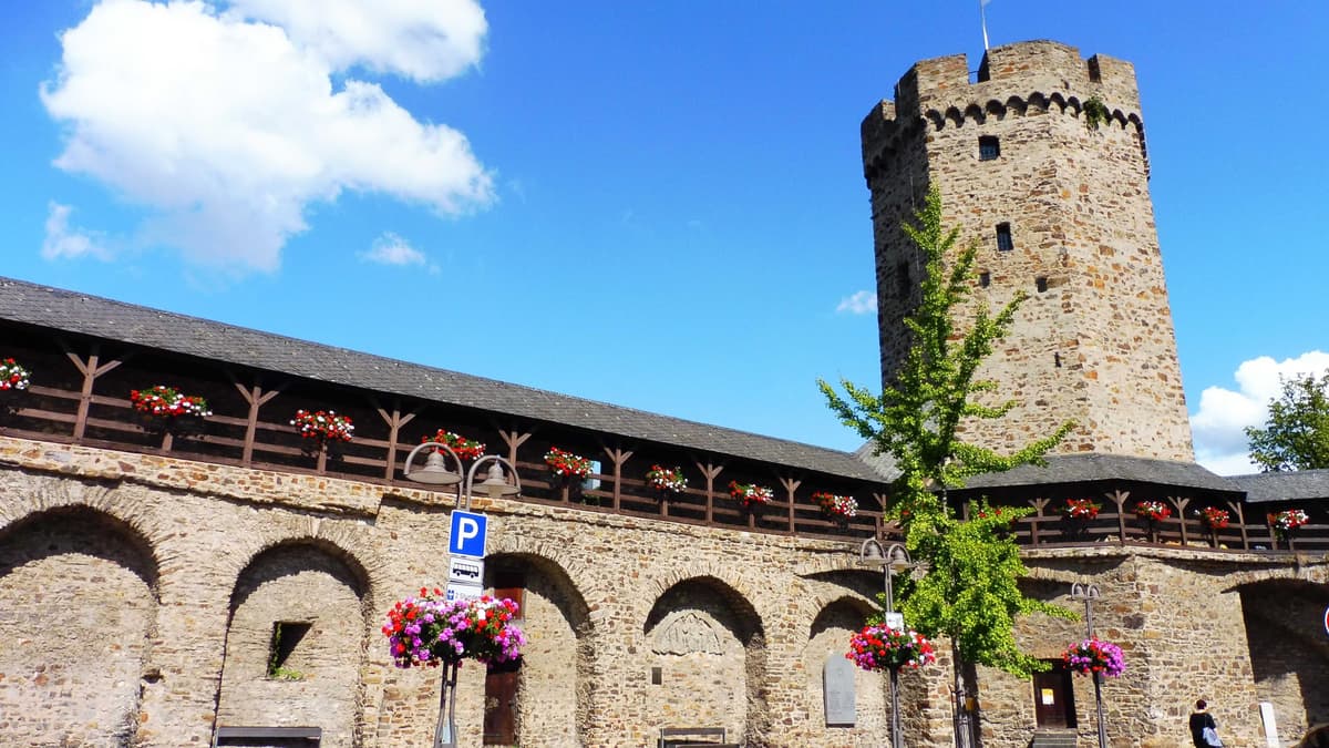 Hexenturm mit Stadtmauer