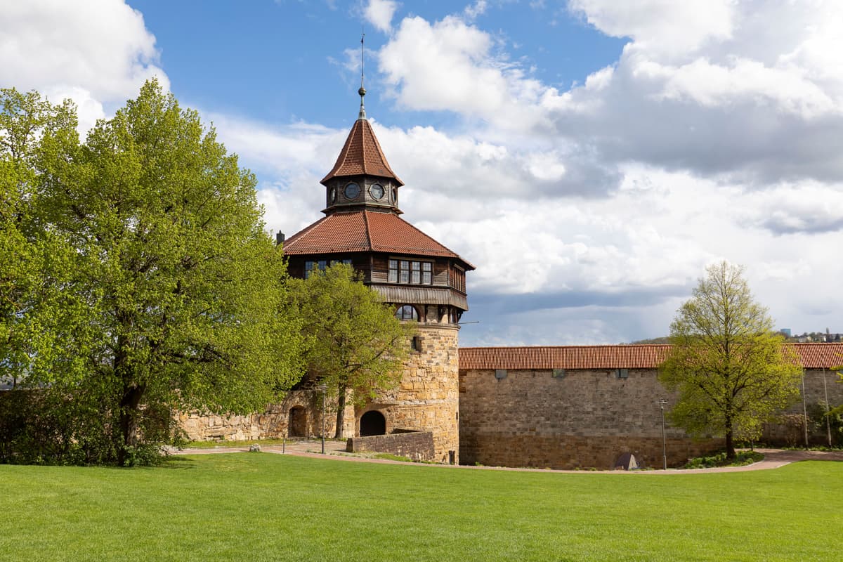 Dicker Turm