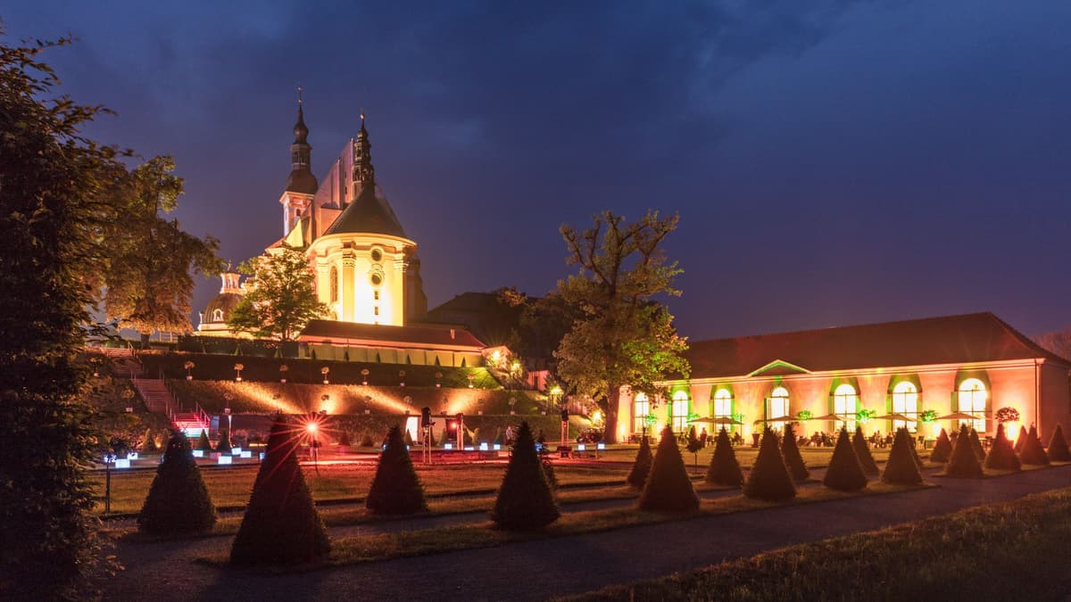 Barockgarten mit Orangerie und Kirche