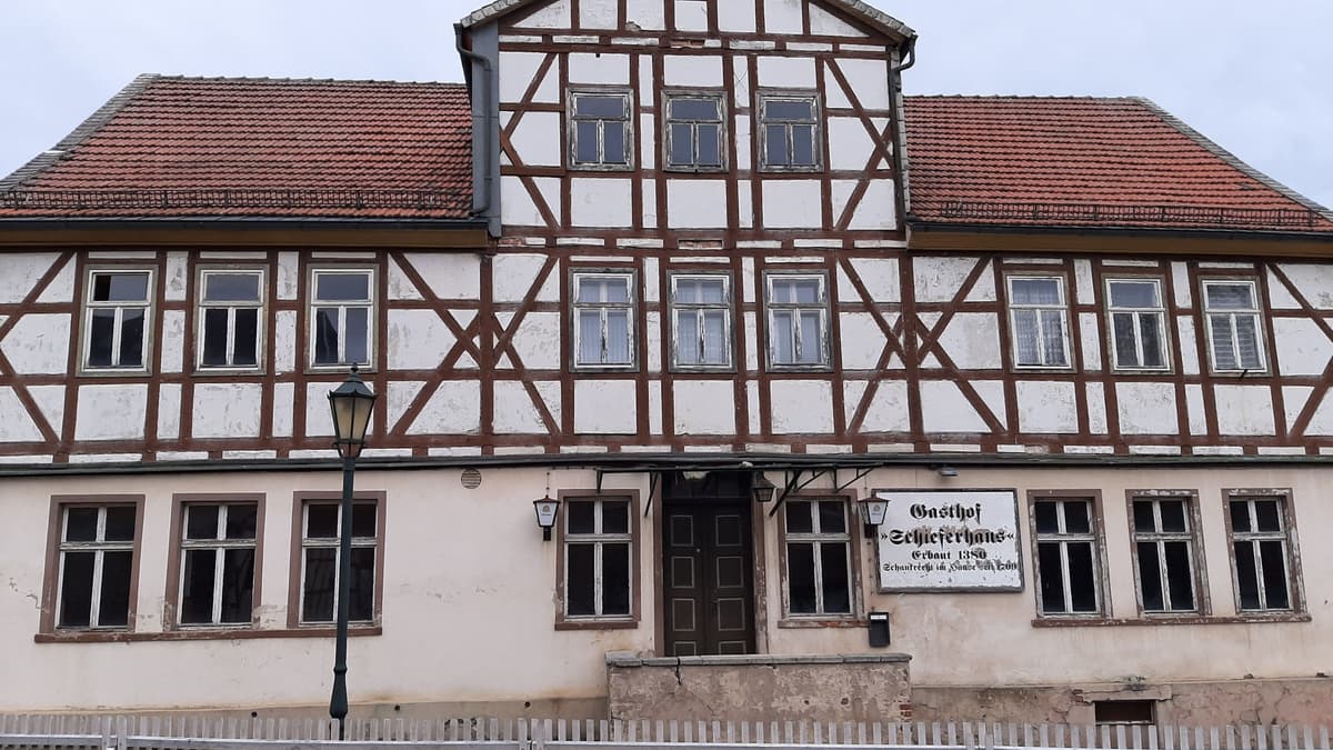 Schieferhaus Frontansicht