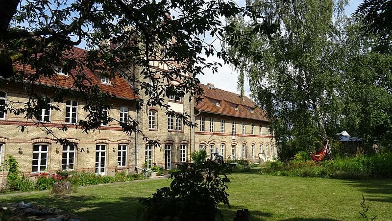 Gartenseite des Gutshauses