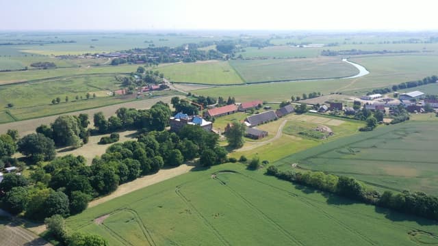 Schloss und Gutsanlage Broock mit Lenné-Park