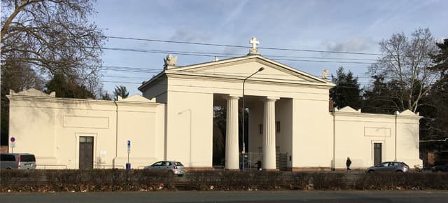 Altes Portal Hauptfriedhof Frankfurt am Main