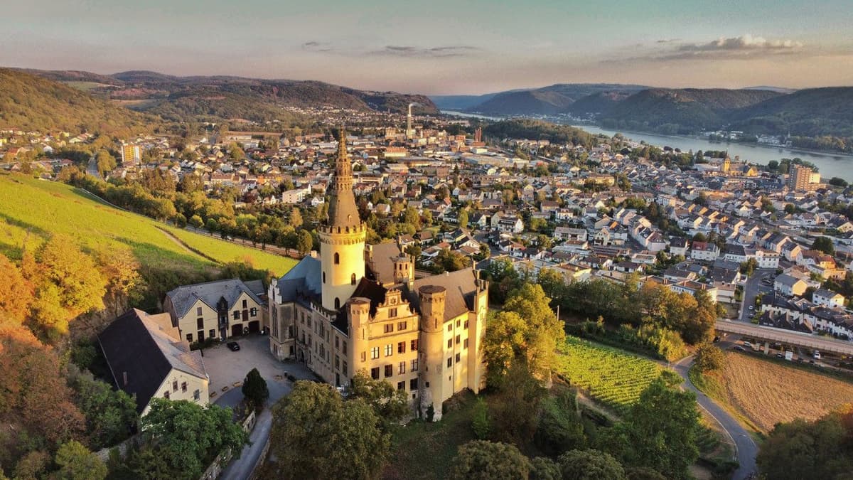 Schloss Arenfels Blick auf Bad Hönningen