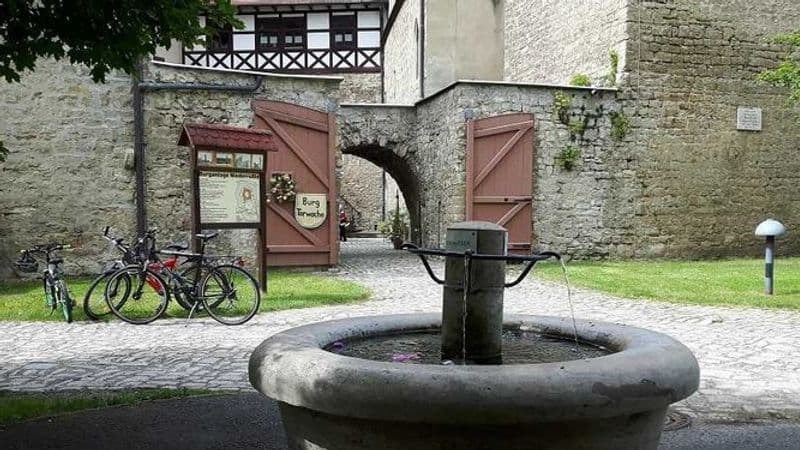 Der Eingangsbereich der Wasserburg, 2016
