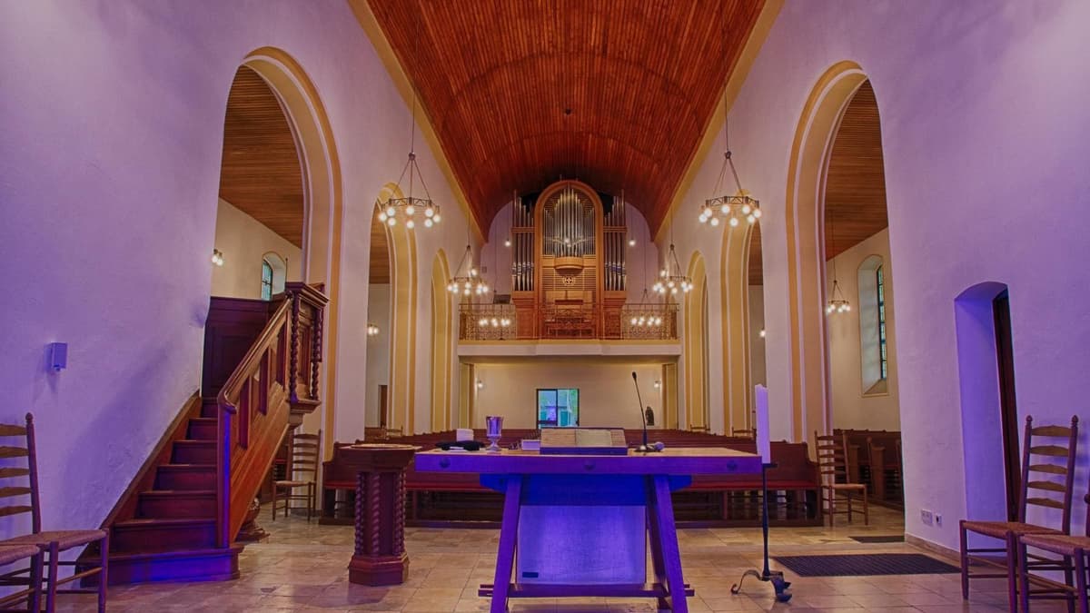 Blick zur Orgel