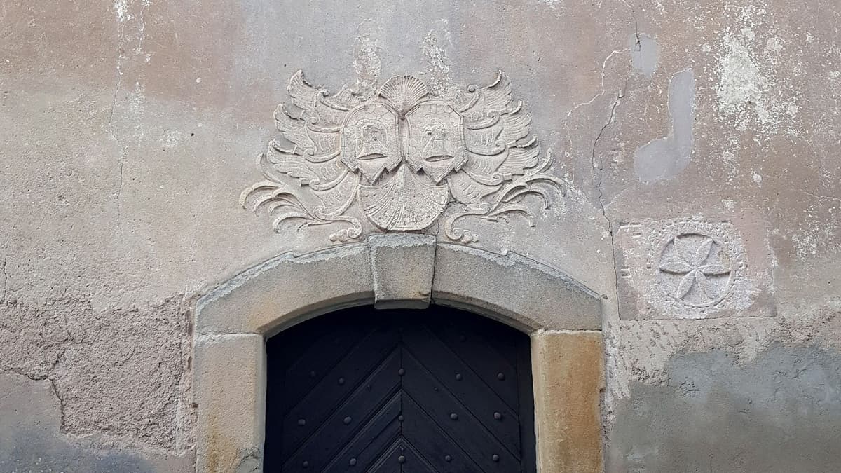 Alte Synagoge Mühlhausen – Wappen und Chuppastein