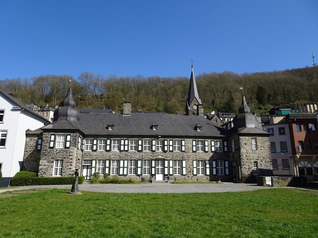 Burg Holtzbrinck