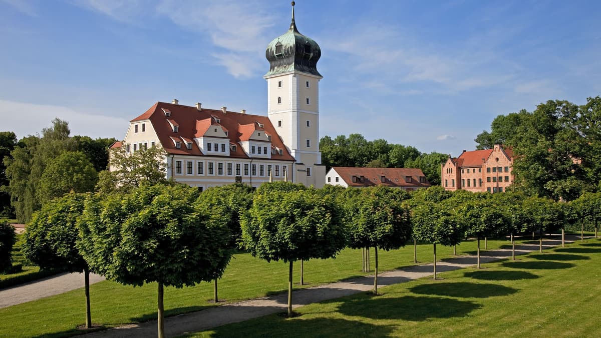 Barockschloss Delitzsch mit Lustgarten