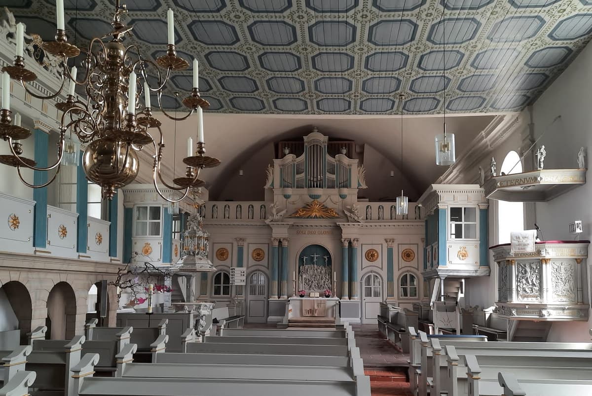 Inneres der Geltinger Kirche