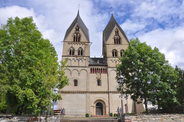 Dom und Kloster Ravengiersburg