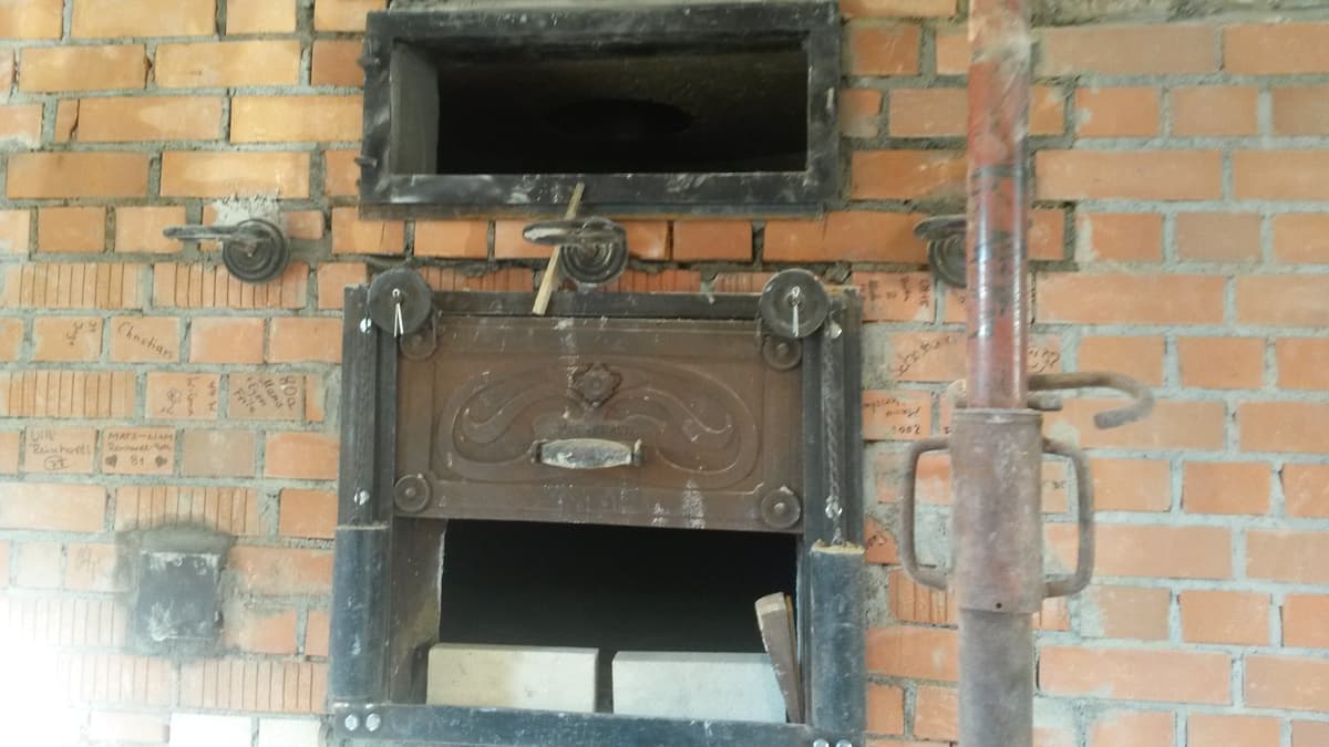 Neuer Backofen im Backes