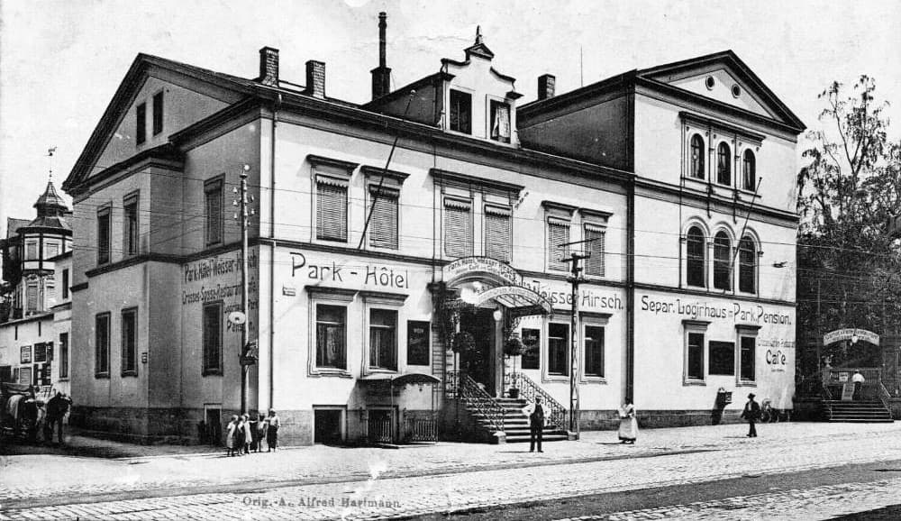1. Bau des Parkhotels