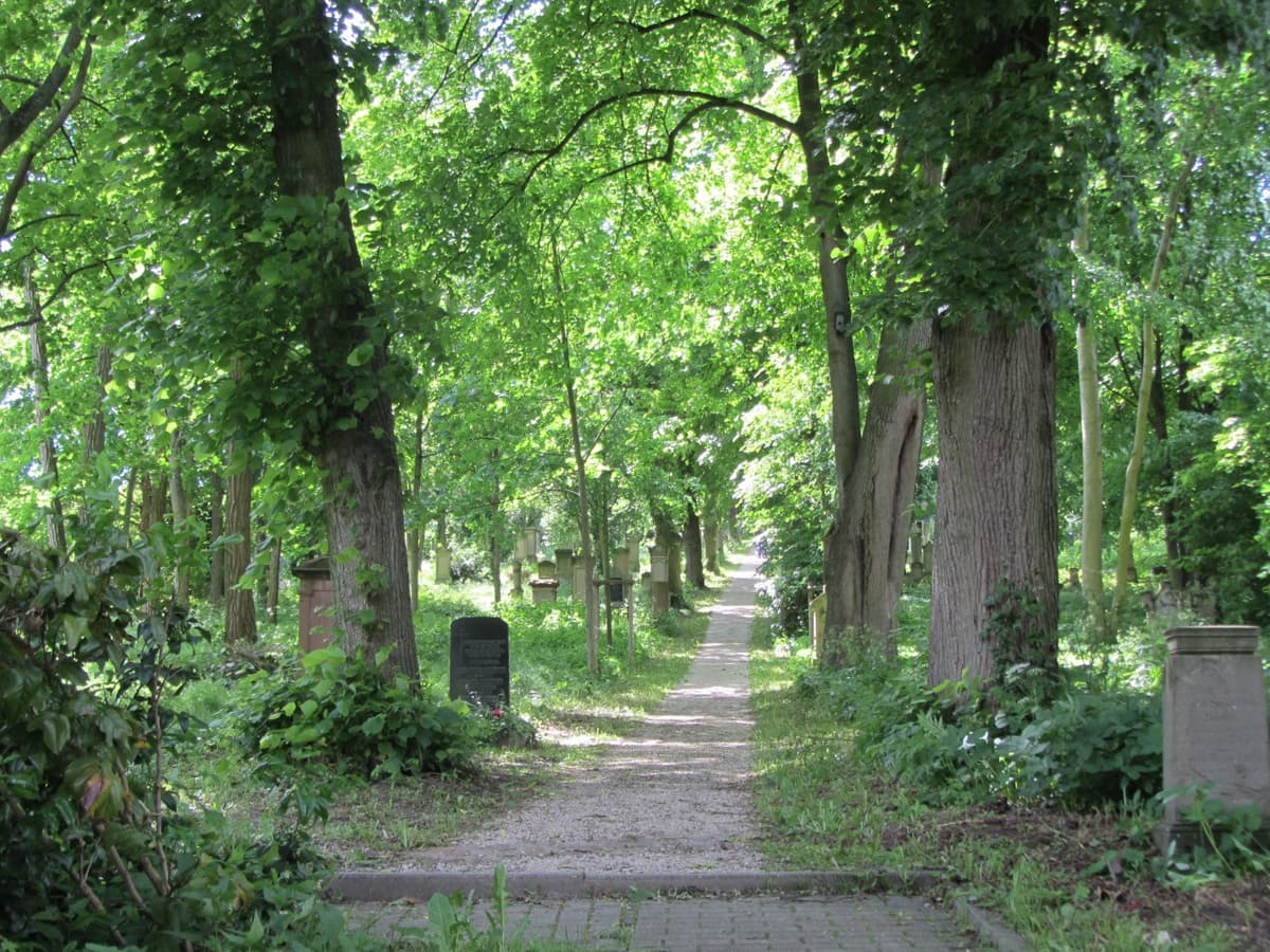 Parkfriedhof an der Bonifatiuskirche Alsheim