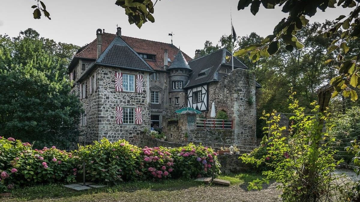 Burg Lede