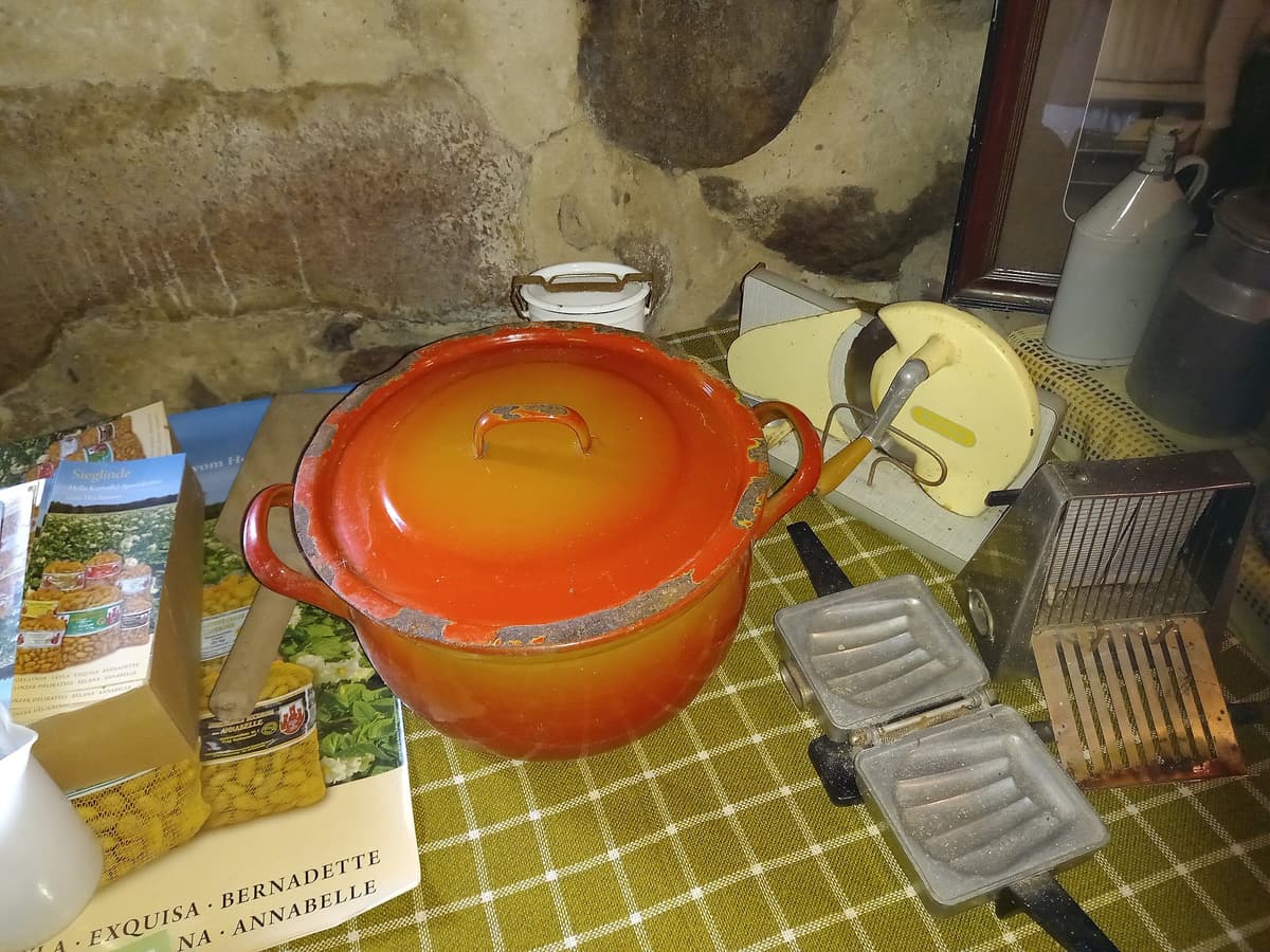 Haushaltsgeräte im Kartoffelmuseum Brillit
