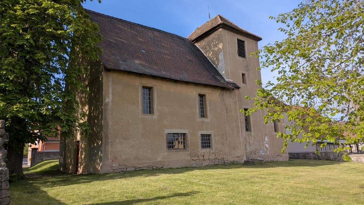 Kirche im Frühjahr