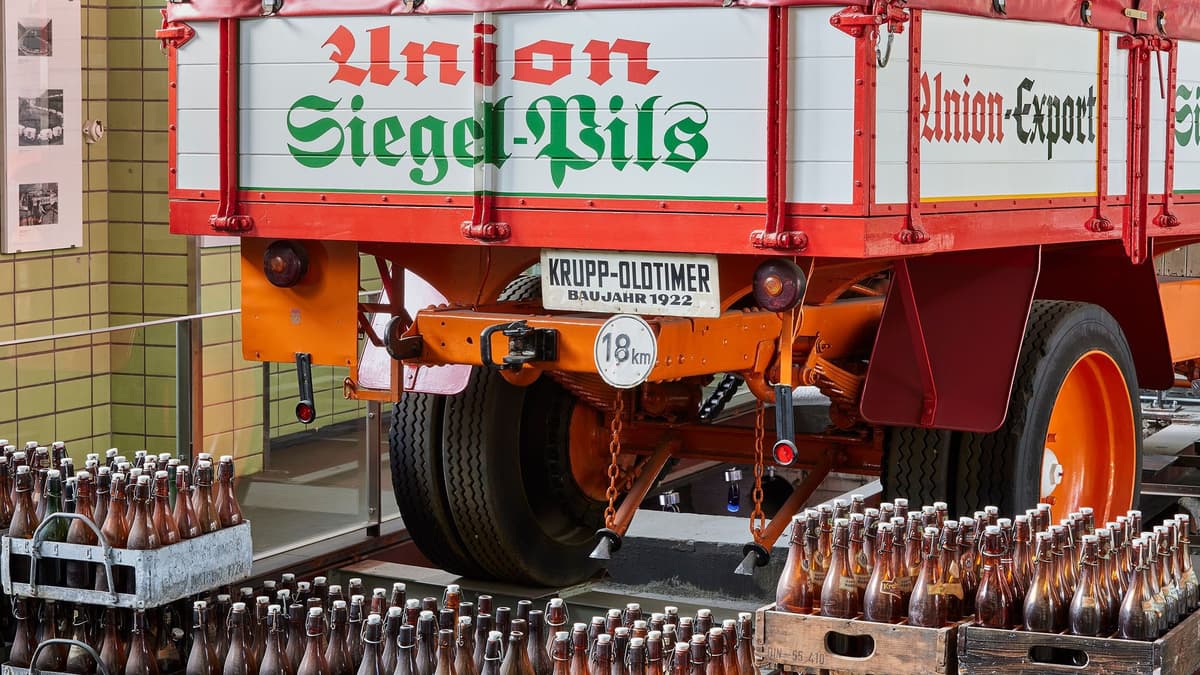 Der Krupp-Lkw von 1922 lieferte bis 1956 Bier im Dortmunder Stadtgebiet aus