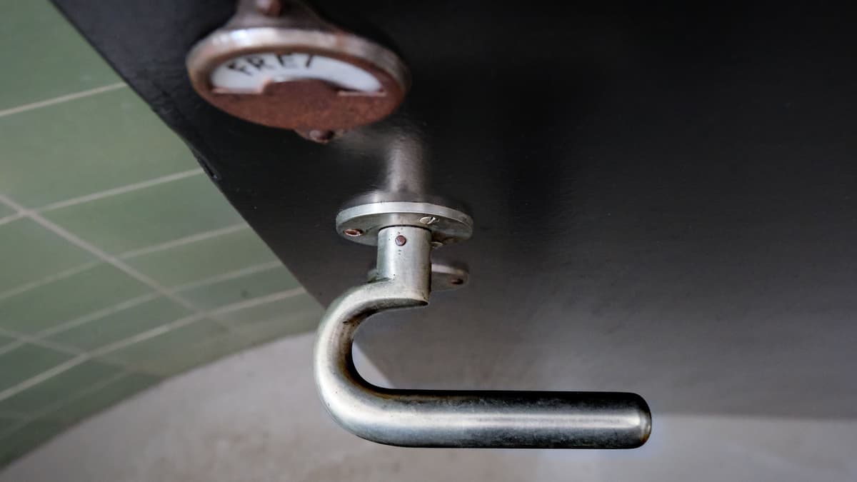 Bauzeitlicher Türgriff