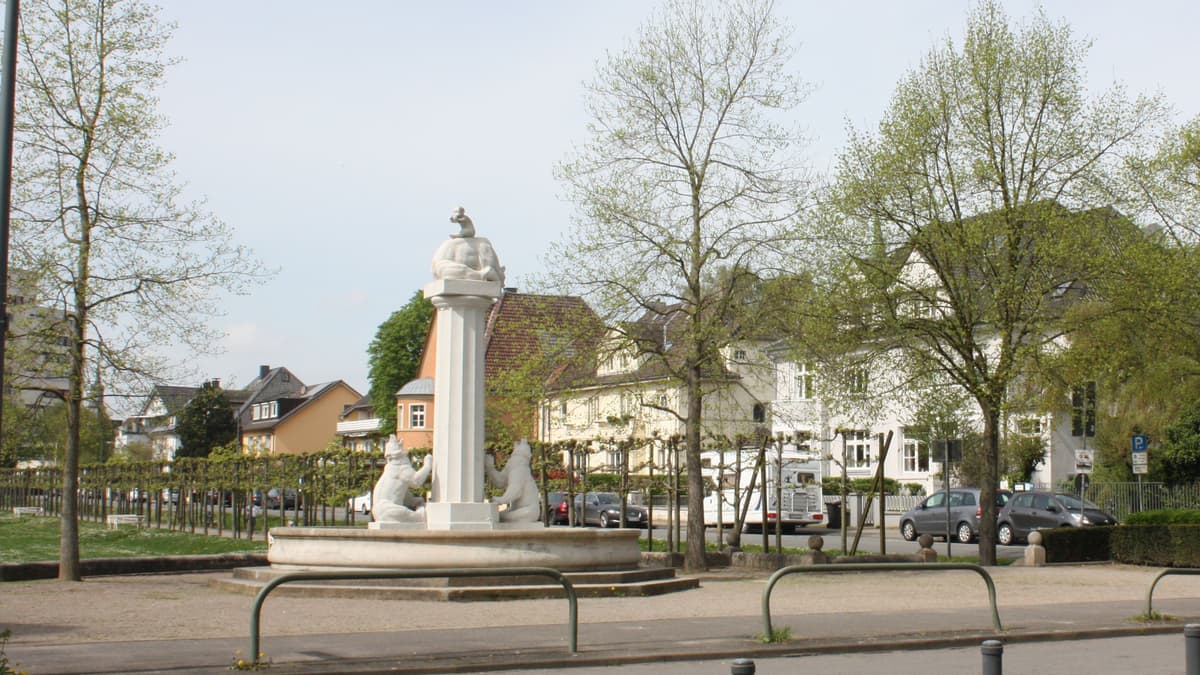 Blick auf den Bärenbrunnen am Ostring