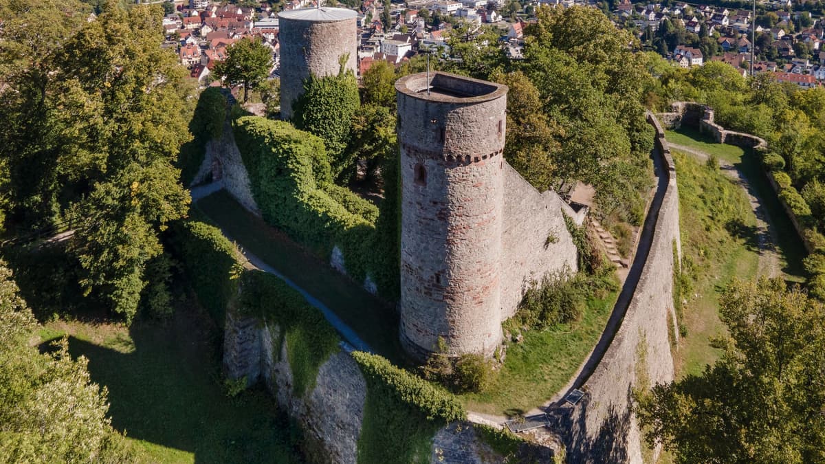Luftansicht Burgruine Hohennagold