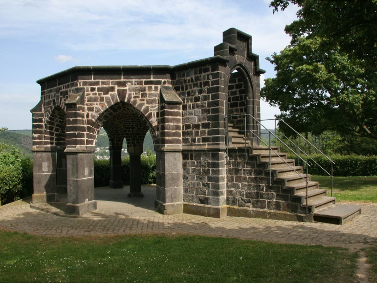 Der Königsstuhl auf der Rheinhöhe Schawall, 2014