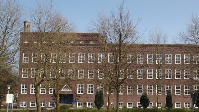 Herrentorschule