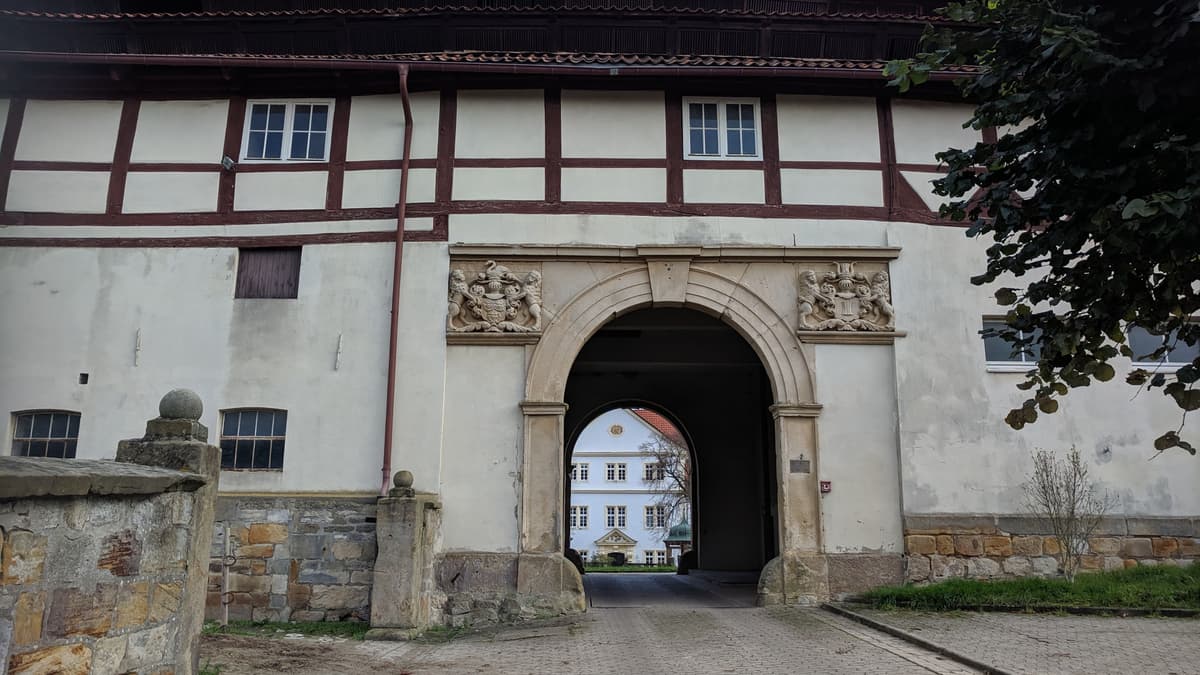 Schloss Henneckenrode Torbogen