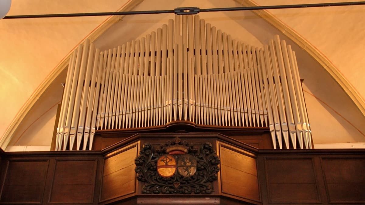 Seltene Walcker-Orgel mit Freipfeifenprospekt von 1941, die nach Restaurierungen im Jahr 2001 wieder vollständig spielbar ist