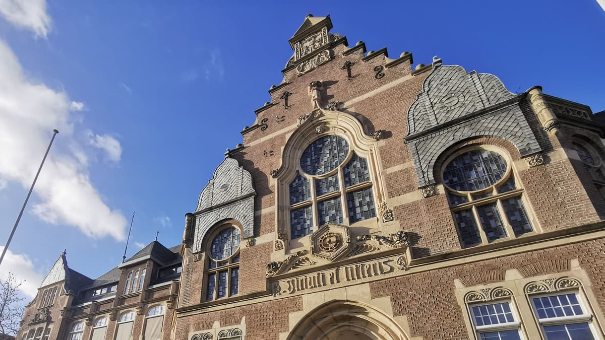 Ehem. Gymnasium Schaufassade