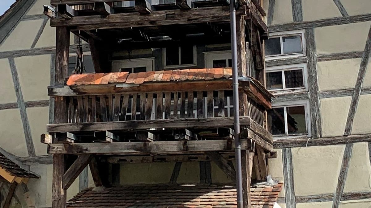 Fachwerkhaus Bergstraße 4 mit hölzernen Anbauten auf der Rückseite