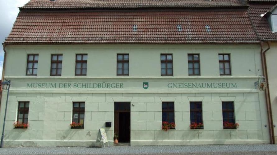 Straßenansicht Museum