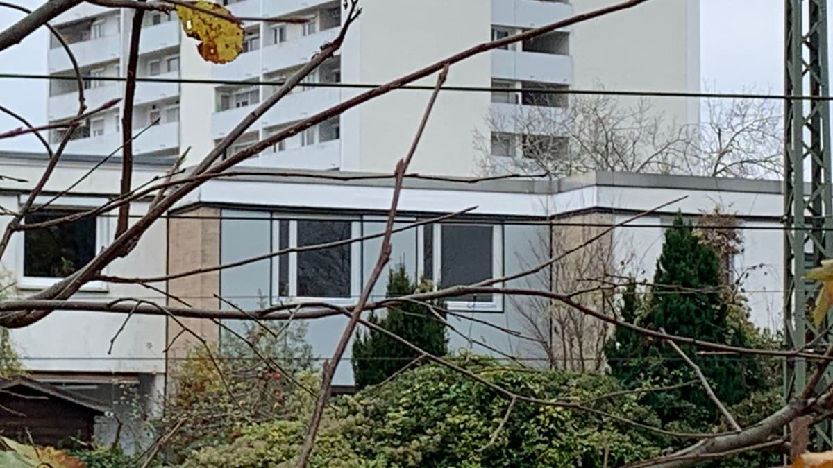 Hochhaus und Reihenhaus