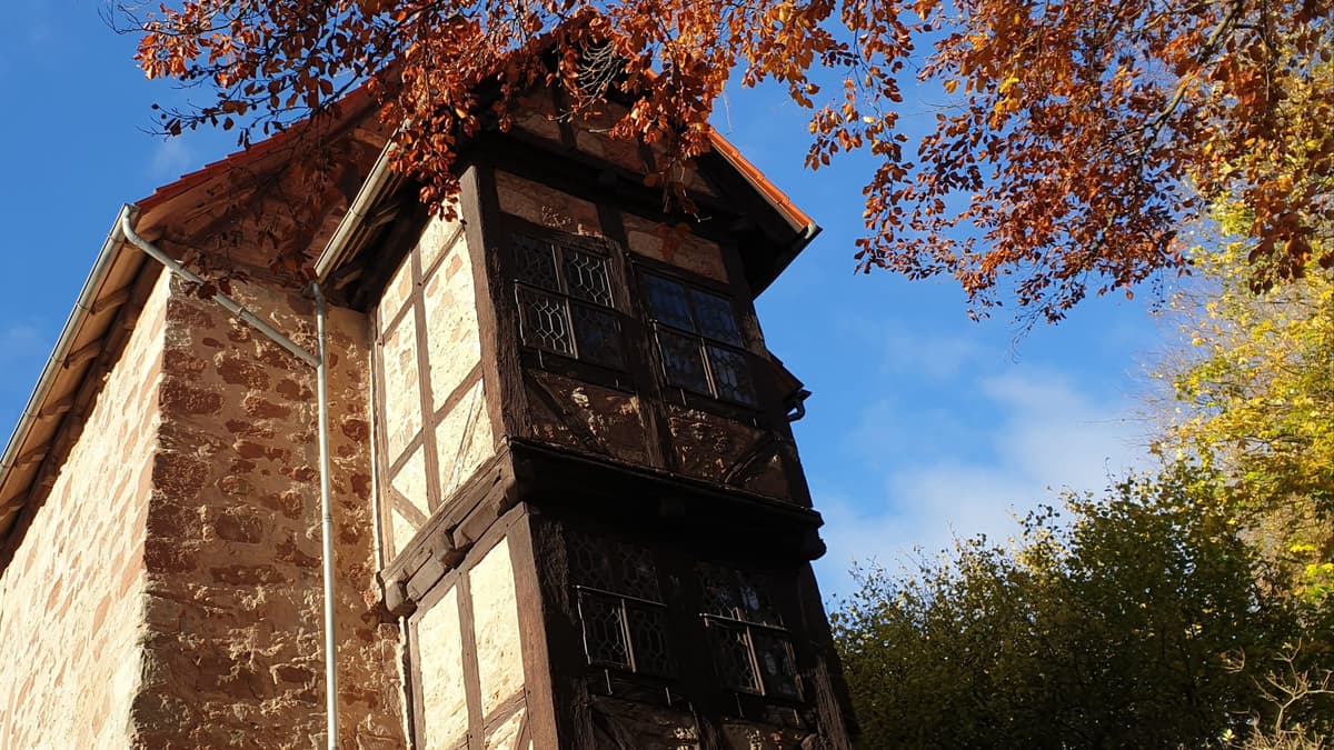 Seitenansicht des Turms
