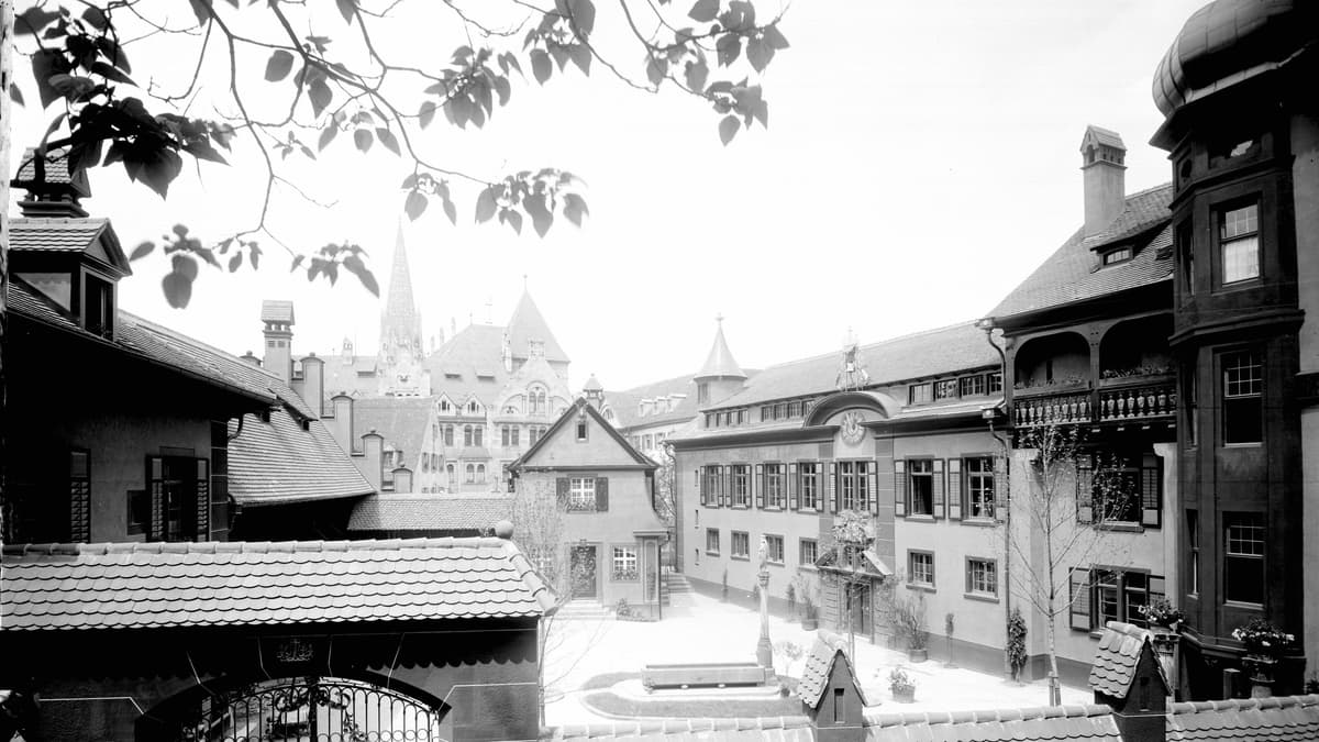 Blick auf den Hof der Neuen Münsterbauhütte