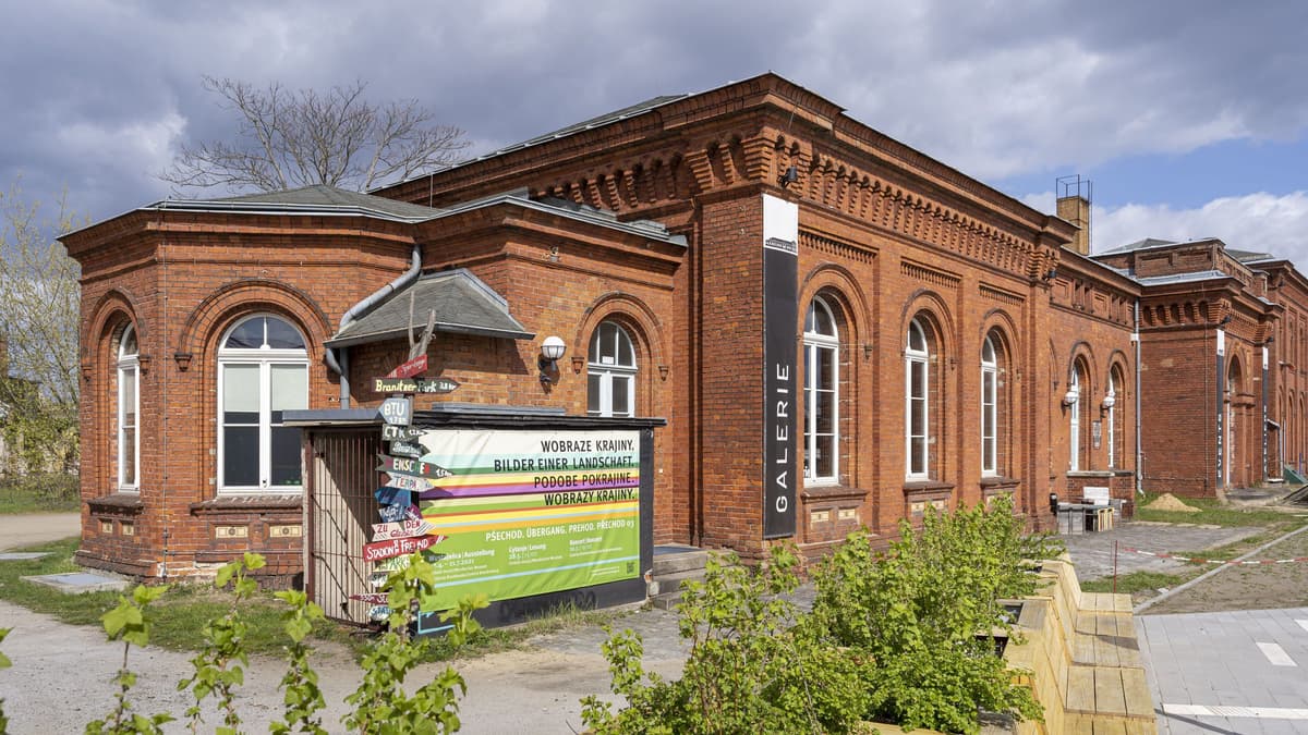 Außenansicht Großenhainer Bahnhof