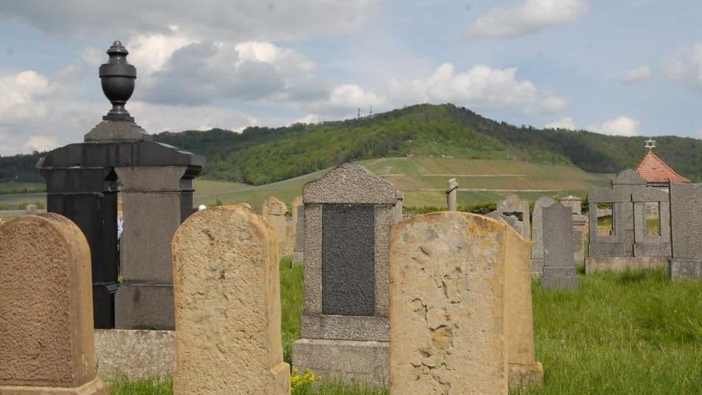 Jüdischer Friedhof am Fuß des Schwanbergs