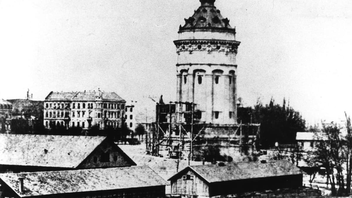 Baubeginn des Mannheimer Wasserturms war 1886. Am 12. August 1989 fand die offizielle Einweihung statt.